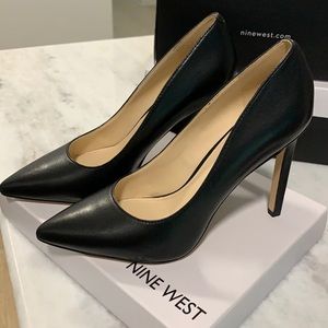 Nine West Black Pumps